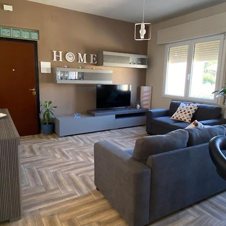 Casa Vacanza Le Due Stelle San Romano  ภายนอก รูปภาพ