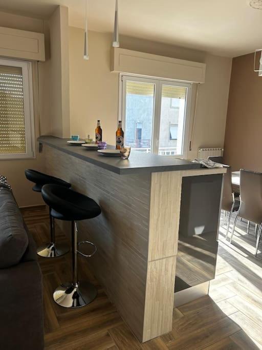Casa Vacanza Le Due Stelle San Romano  ภายนอก รูปภาพ