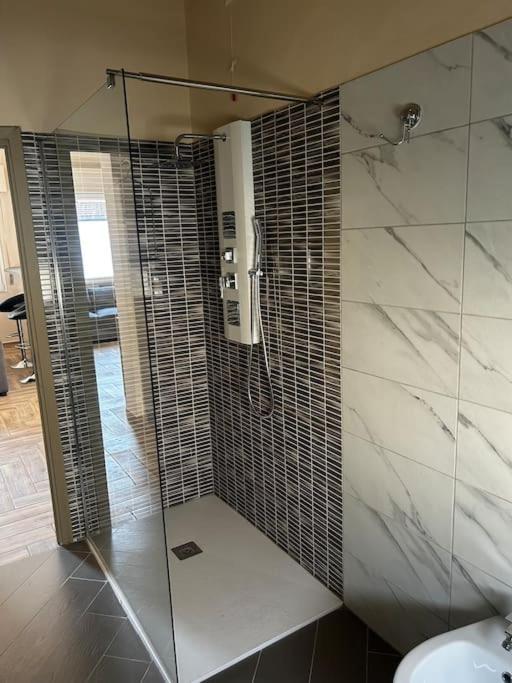 Casa Vacanza Le Due Stelle San Romano  ภายนอก รูปภาพ