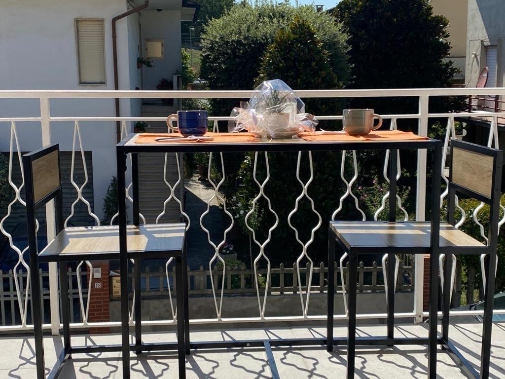 Casa Vacanza Le Due Stelle San Romano  ภายนอก รูปภาพ