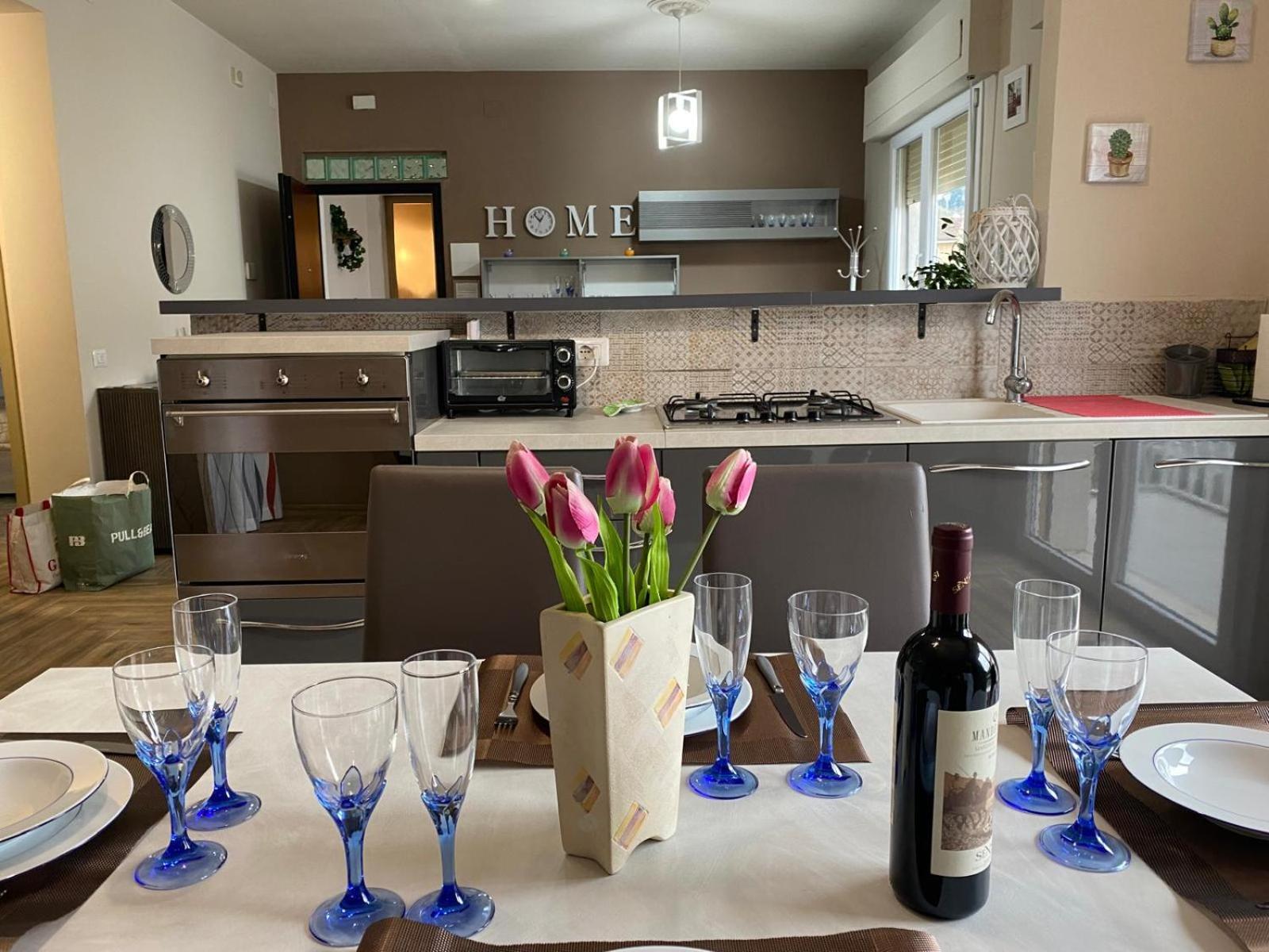 Casa Vacanza Le Due Stelle San Romano  ภายนอก รูปภาพ