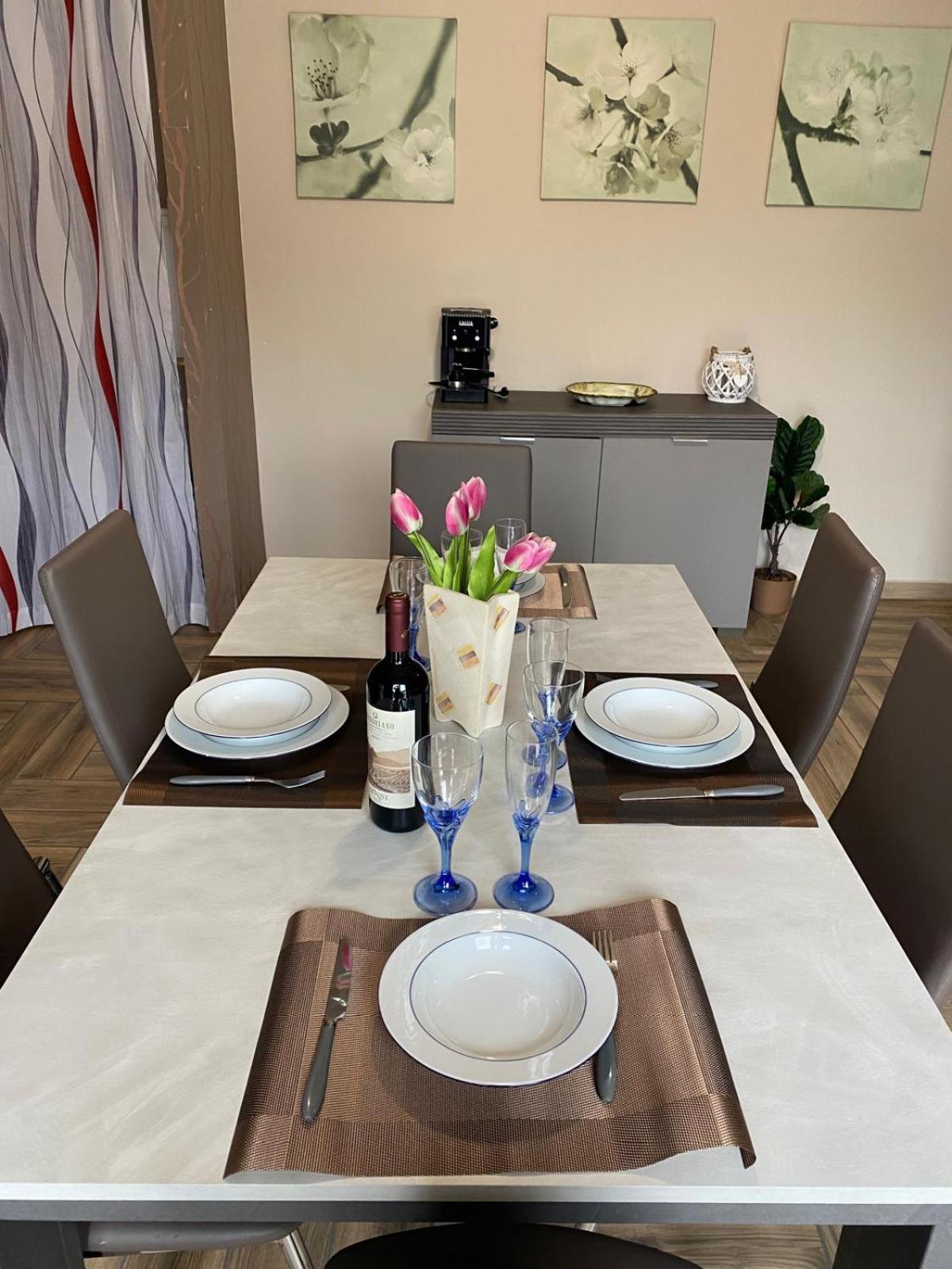 Casa Vacanza Le Due Stelle San Romano  ภายนอก รูปภาพ